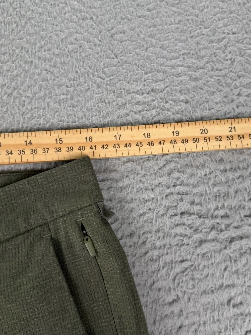 Lululemon Commission Pants Mens 32 Green Slim Fit WovenAir Chino Athleisure
